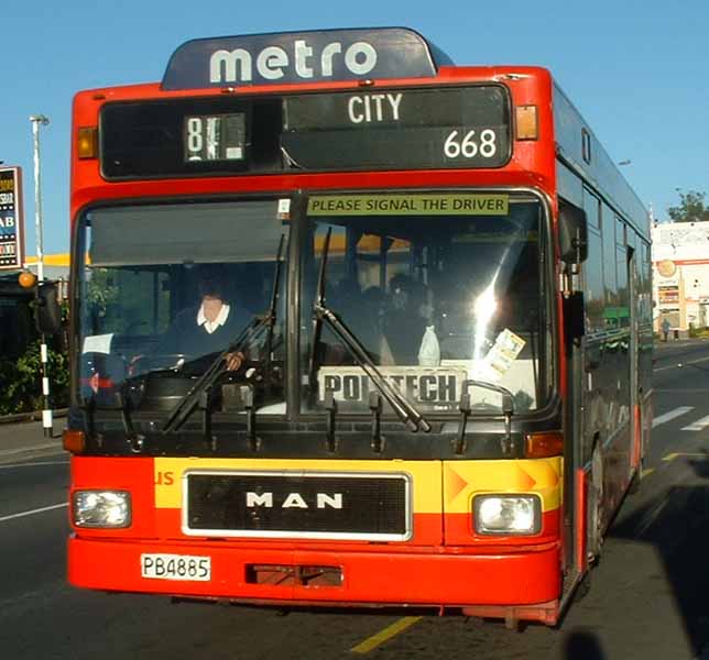 Red Bus MAN SL202 Coachwork International 668